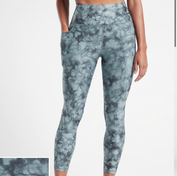 Athleta Salutation Stash Pocket II Printed 7/8 Tight - Picture 2 of 5